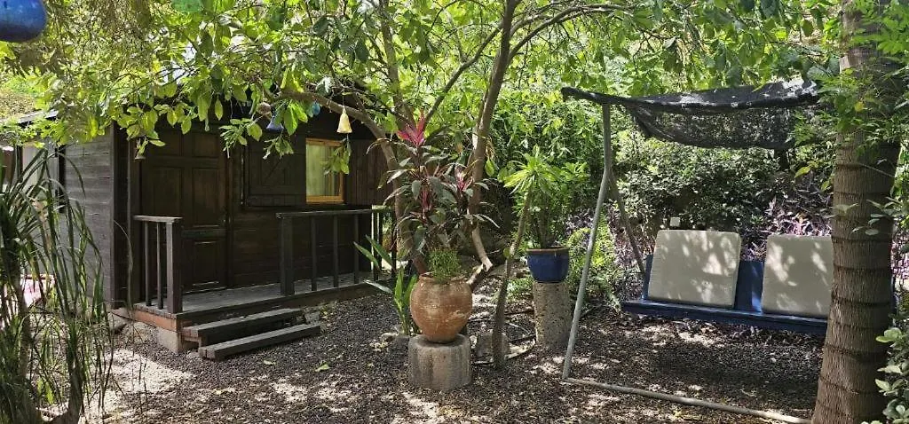 דביר סוויטות: ג'קוזי כפרי ליד הכנרת Villa Migdal Israel