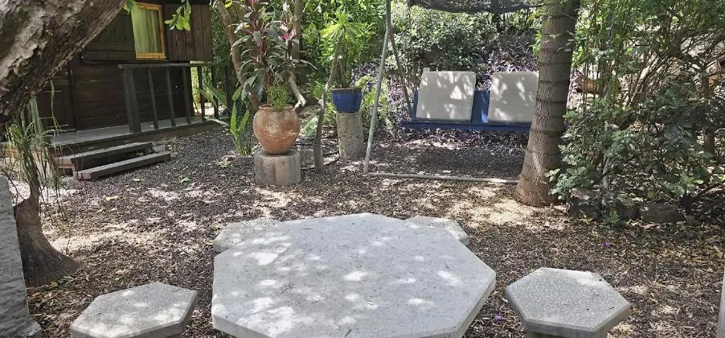 דביר סוויטות: ג'קוזי כפרי ליד הכנרת Villa Migdal