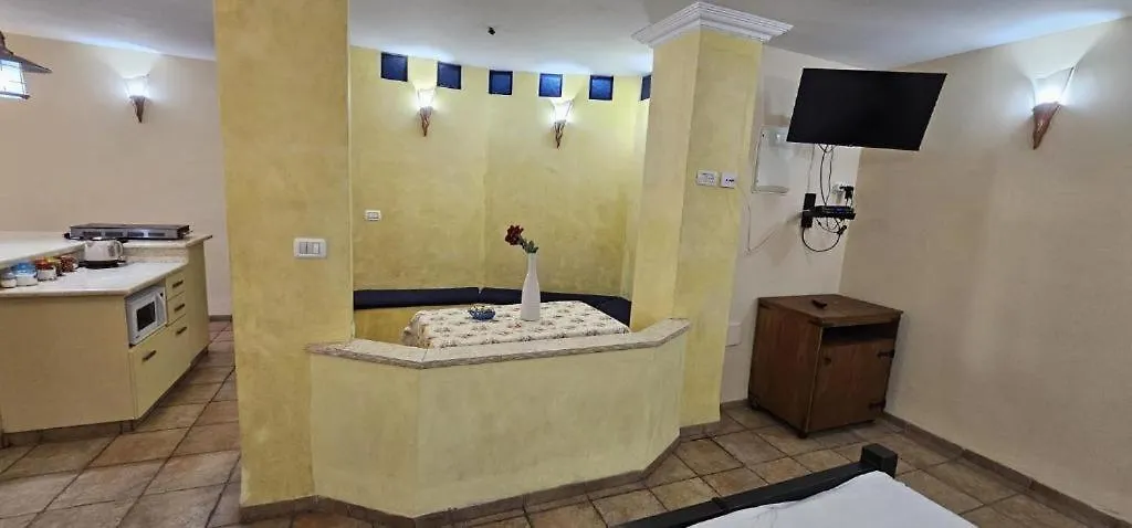דביר סוויטות: ג'קוזי כפרי ליד הכנרת Villa Migdal Lodge