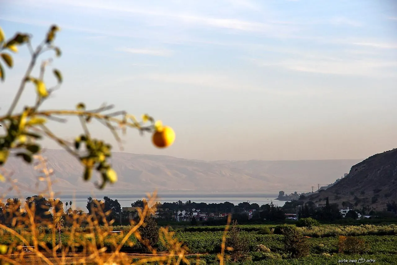 דביר סוויטות: ג'קוזי כפרי ליד הכנרת Villa Migdal Lodge